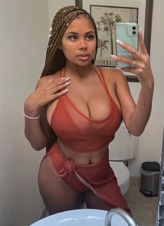 SEXY QUEEN INCALL//OUTCALL// CAM - puta in Noida Photo 1 of 8