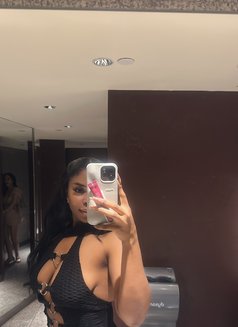 Sexy Queen - escort in Singapore Photo 6 of 6
