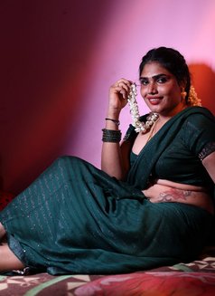 Sexy Queen Tranny Vanitha24 Thiruverkadu - Transsexual escort in Chennai Photo 2 of 4