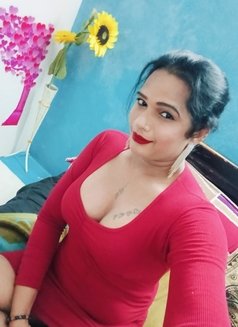 Sexy Regina Sloppy Blowjob - Acompañantes transexual in Hyderabad Photo 6 of 8