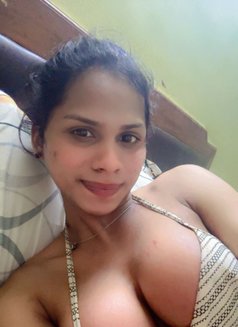 Sexy Reshu - Transsexual escort in Ahmedabad Photo 5 of 9