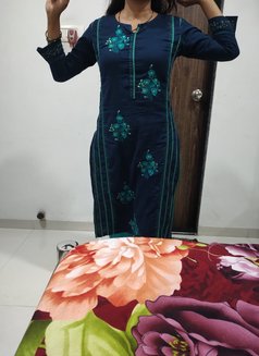 Sexy Sakshi - puta in Bangalore Photo 4 of 5