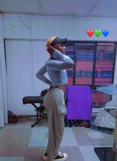 Sexy Sandy - Acompañantes transexual in Nairobi Photo 5 of 6