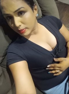 Sexy sangavi - Transsexual escort in Chennai Photo 5 of 7