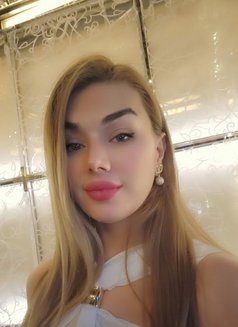 Sexy Sharon - escort in Bangkok Photo 2 of 5