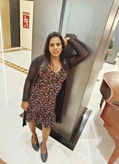Sexy Sherin - Transsexual escort in Bangalore Photo 2 of 7