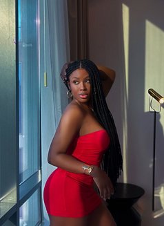 Sexy Shyna - Transsexual escort in Dubai Photo 4 of 10