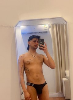 Sexy Sinner99 - Acompañantes masculino in Riyadh Photo 7 of 7