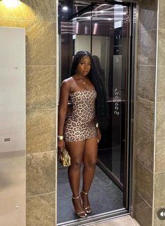 Sexy Slutty Horny African Girl Rindah - puta in Kathmandu Photo 4 of 5