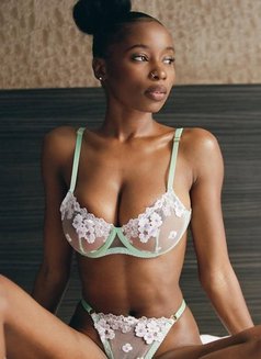 Sexy Slutty Horny Girl Nicole - escort in Mumbai Photo 3 of 5