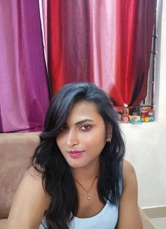 Sexy Sonali - Transsexual escort in Bangalore Photo 16 of 17