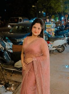 Sexy Sonia Real Meet & Cam Session - puta in Rajkot Photo 3 of 7