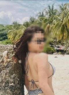 SEXY SQUIRTER (SOLO & 3SOME) - puta in Bangkok Photo 2 of 3