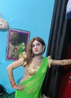 Sexy Tashu - Transsexual adult performer in New Delhi Photo 6 of 10