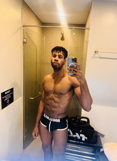 Sexy Teddy - Male escort in Manila Photo 10 of 11