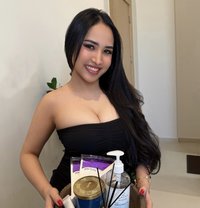 Sexy therapist with Massage table - puta in Riyadh Photo 8 of 9