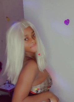 Sexy Toy - Intérprete de adultos in Abu Dhabi Photo 4 of 4