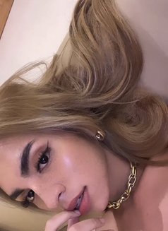 Sexy Vers Young Gladys (Best Sucker) - Transsexual escort in Bali Photo 10 of 17