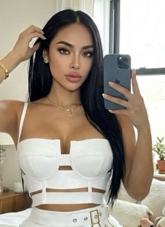SEXY _VIP_SMILE - Transsexual companion in Abu Dhabi Photo 28 of 29