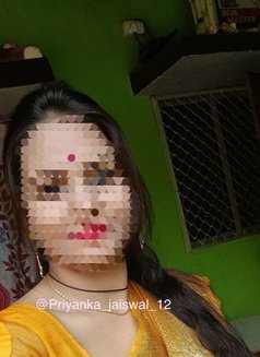 Sexy Yashika (Cam only) - puta in New Delhi Photo 2 of 4