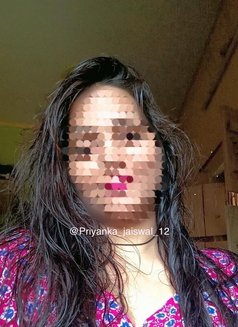 Sexy Yashika (Cam only) - puta in New Delhi Photo 3 of 4