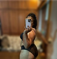 Sexybitch - puta in Ahmedabad