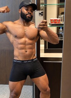 Sexyblack - Acompañantes masculino in Dubai Photo 4 of 6