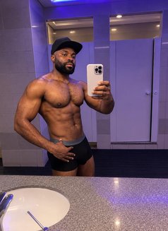Sexyblack - Acompañantes masculino in Dubai Photo 6 of 6