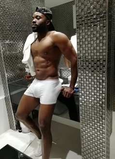 Sexyblack - Male escort in Dubai Photo 9 of 9