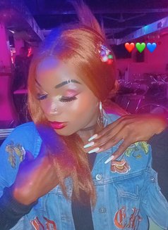 Sexydiamond - Transsexual escort in Nairobi Photo 10 of 15