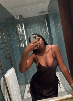Sexykaty - escort in Abu Dhabi Photo 1 of 3
