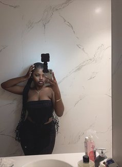 Sexykaty - escort in Abu Dhabi Photo 2 of 3