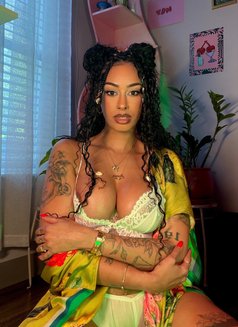 Sexyleya - escort in Abu Dhabi Photo 3 of 4