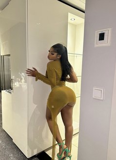 Sexys - escort in Dubai Photo 3 of 5