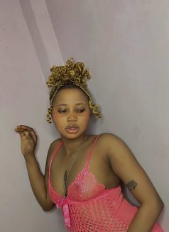 Sexyy Molly - puta in Kumasi Photo 2 of 4