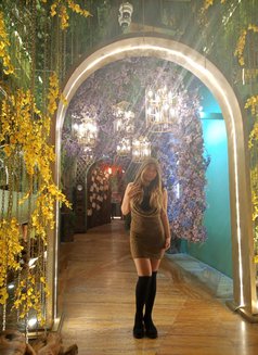 Seyran - adult performer in Dubai Photo 13 of 15