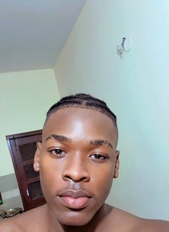 African verse - Male escort in Mumbai Photo 4 of 6