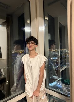 Sfn - Male escort in Riyadh Photo 8 of 13