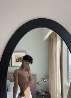 Sfn - Male escort in Riyadh Photo 15 of 21