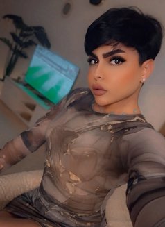 Sh Ou Qعربية - Transsexual escort in Dubai Photo 5 of 9