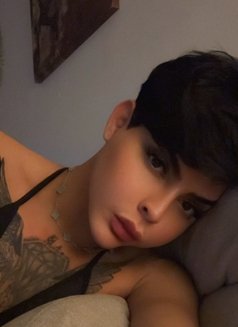 Sh Ou Qعربية - Transsexual escort in Dubai Photo 7 of 9