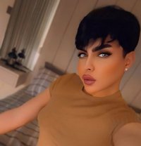 Sh Ou Qعربية - Transsexual escort in Dubai