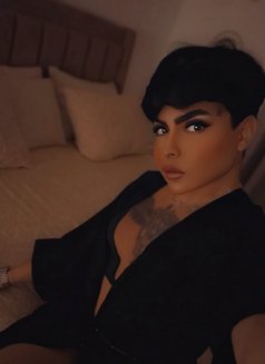 Sh Ou Qعربية - Transsexual escort in Dubai Photo 8 of 9