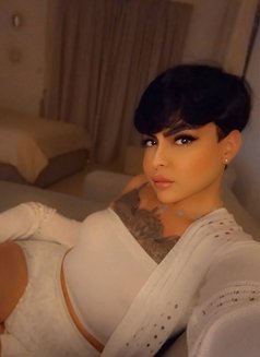 Sh Ou Qعربية - Transsexual escort in Dubai Photo 3 of 5