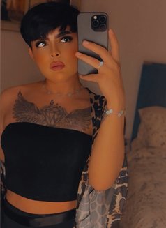 Sh Ou Qعربية - Transsexual escort in Dubai Photo 4 of 5