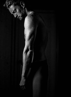 Sam I - Male escort in Bangalore Photo 1 of 3