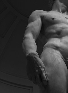 Sam I - Male escort in Bangalore Photo 3 of 3