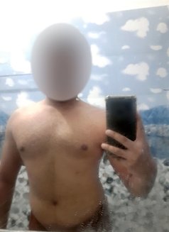 Shaad Massage Boy for Ladies - Male escort in Colombo Photo 2 of 3