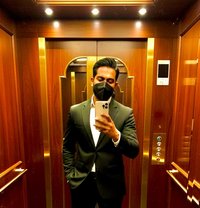 Shaan - Intérprete masculino de adultos in Abu Dhabi