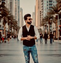 Shaan - Intérprete masculino de adultos in Abu Dhabi
